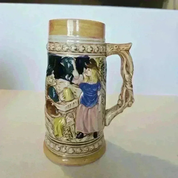 Vintage beer stein 7 in tall. - Picture 1 of 3
